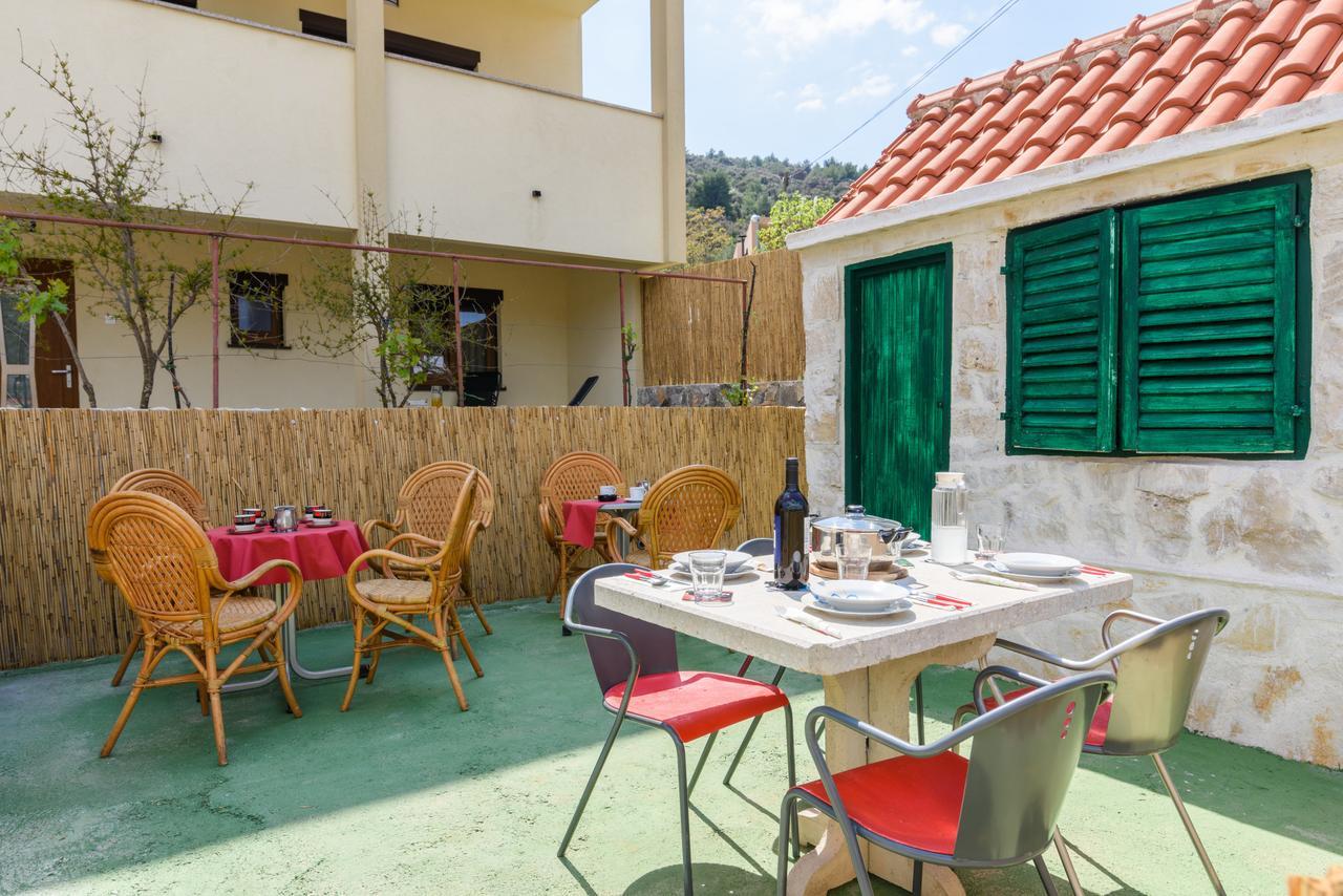 Apartmani Marko I Ana Marina Bagian luar foto