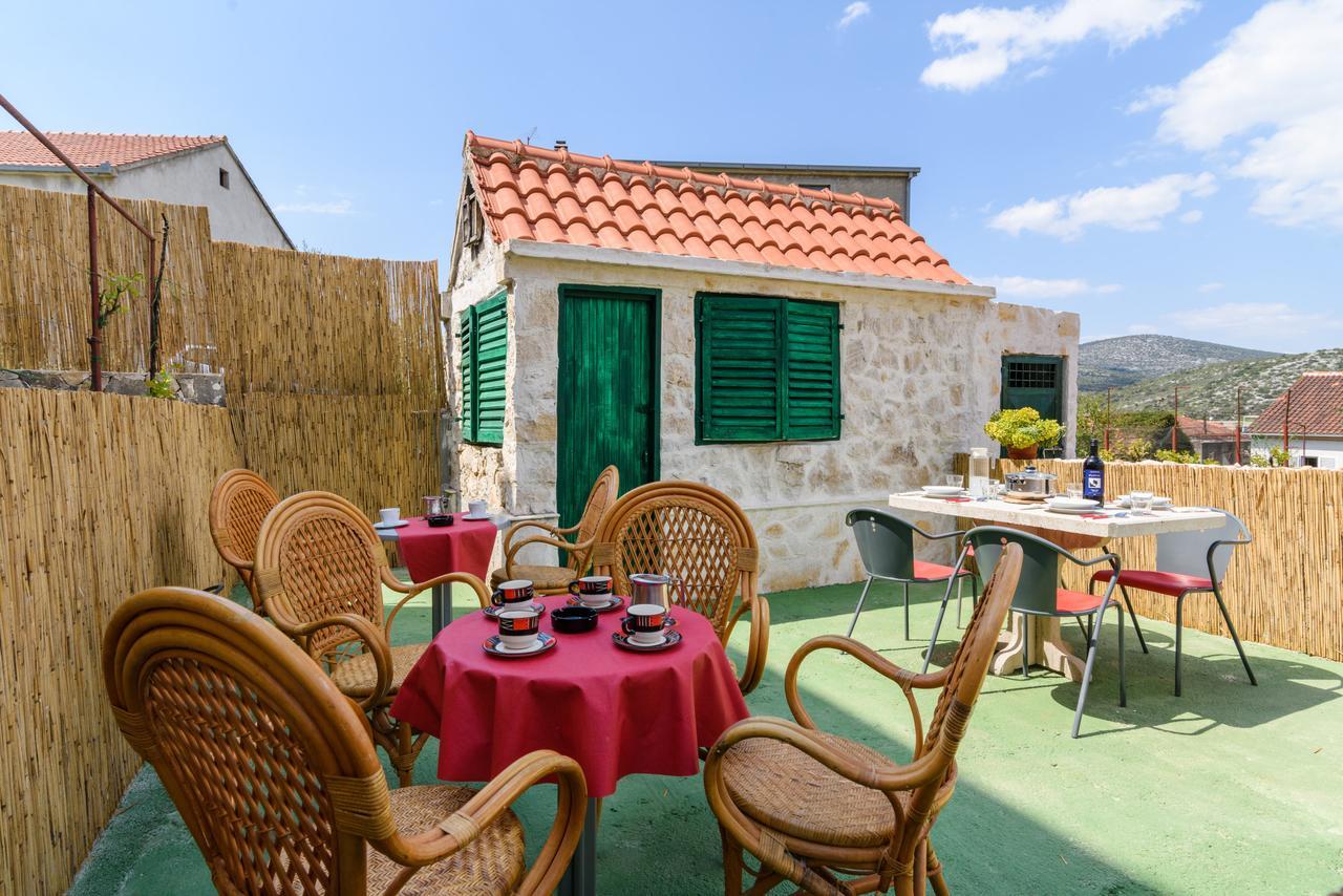 Apartmani Marko I Ana Marina Bagian luar foto