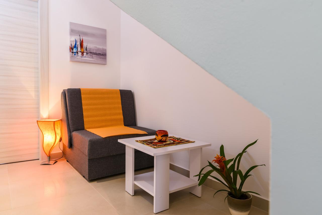 Apartmani Marko I Ana Marina Bagian luar foto
