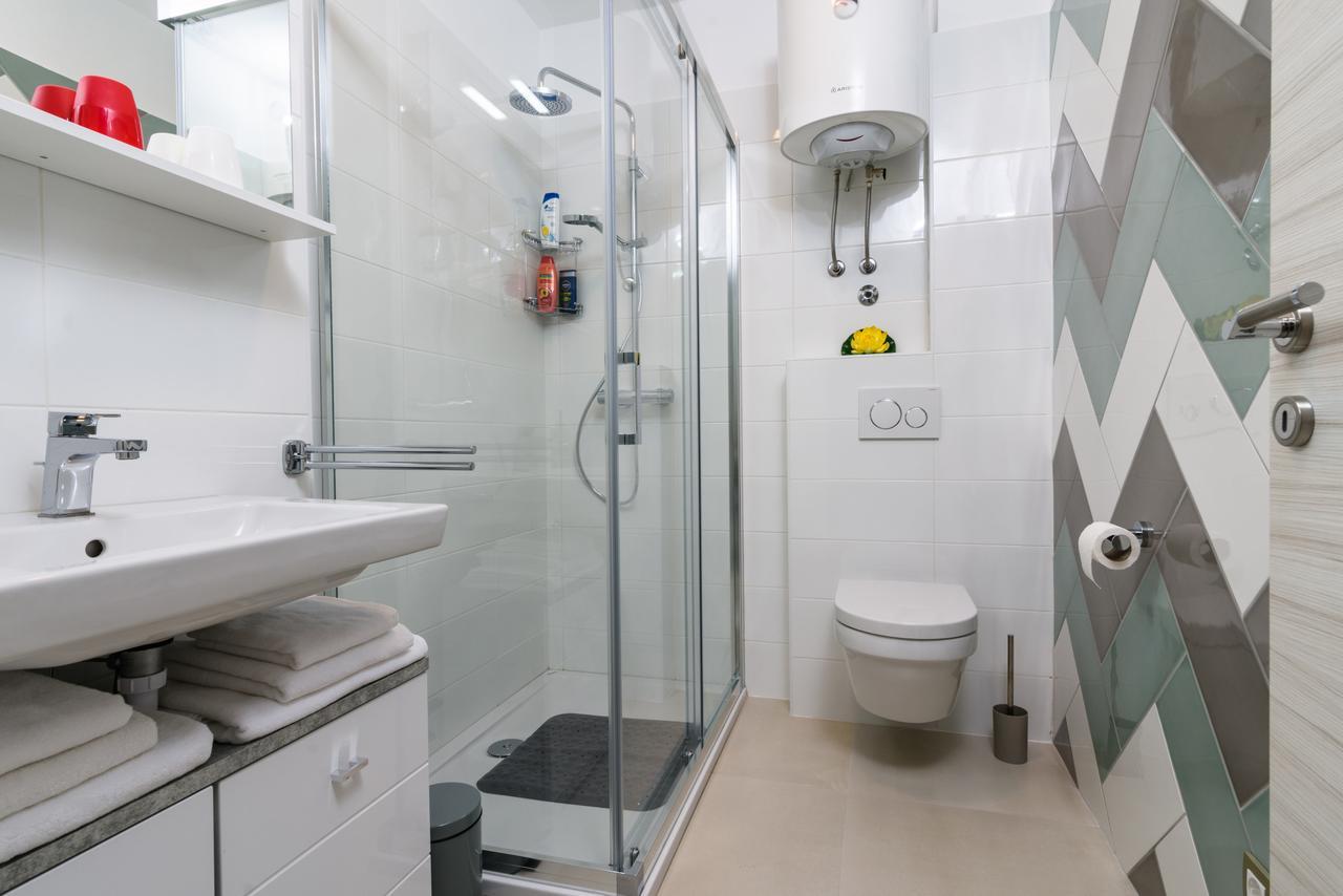 Apartmani Marko I Ana Marina Bagian luar foto