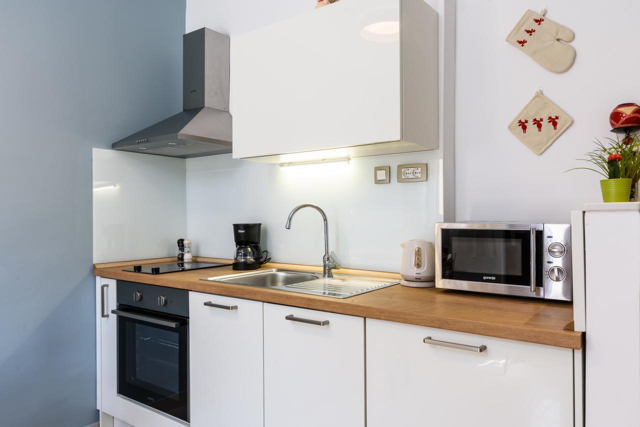 Apartmani Marko I Ana Marina Bagian luar foto