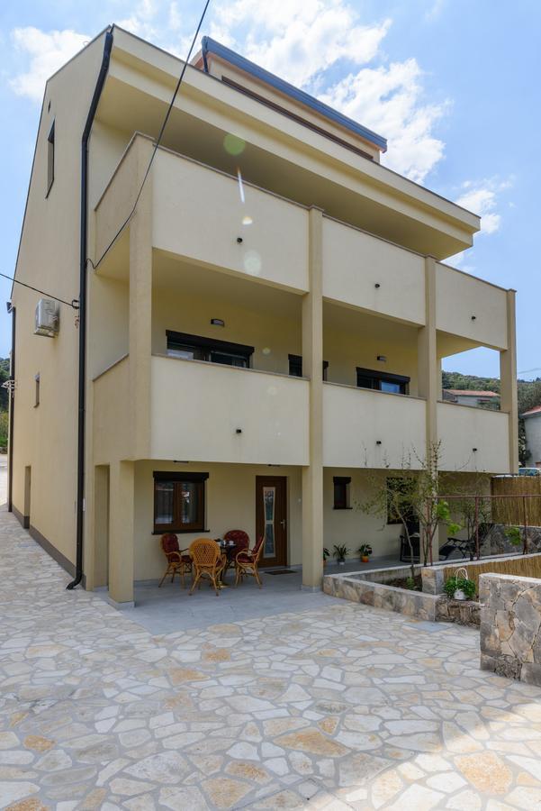 Apartmani Marko I Ana Marina Bagian luar foto